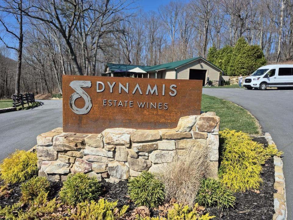 Group wine tour through North Carolina vineyards